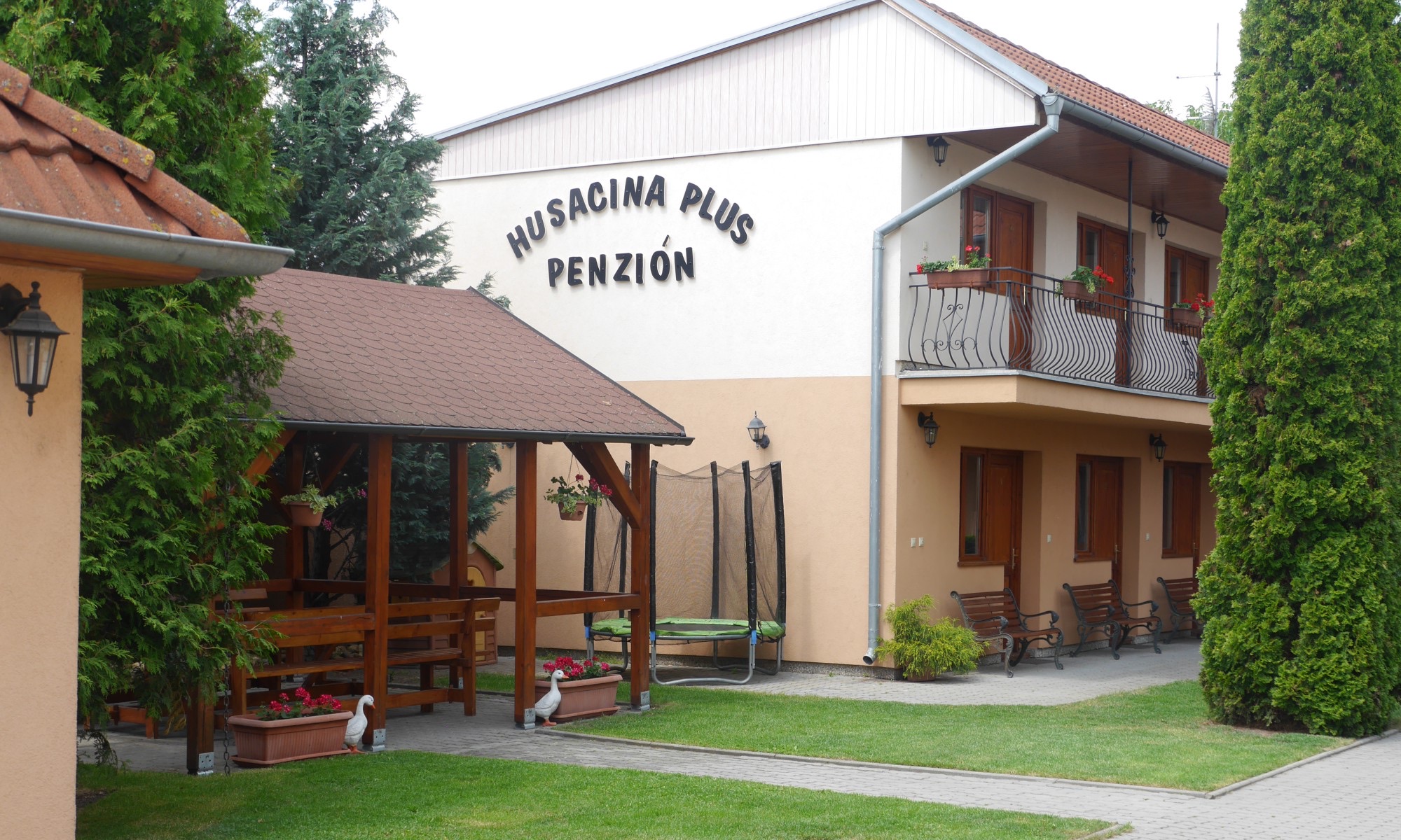 Penzión Husacina plus