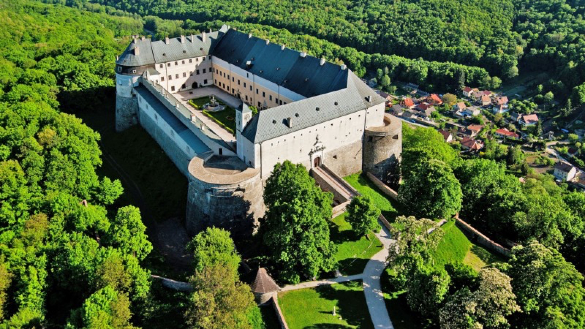 Hrad Červený kameň